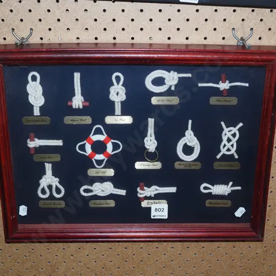 shadpw box - nautical knots