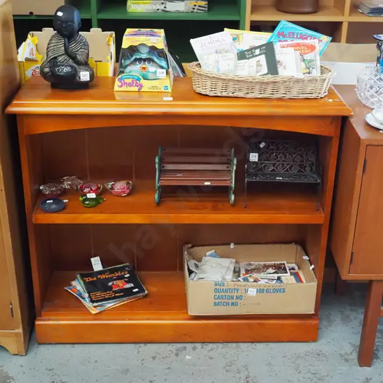 solid pine bookcase H810 W950 D270