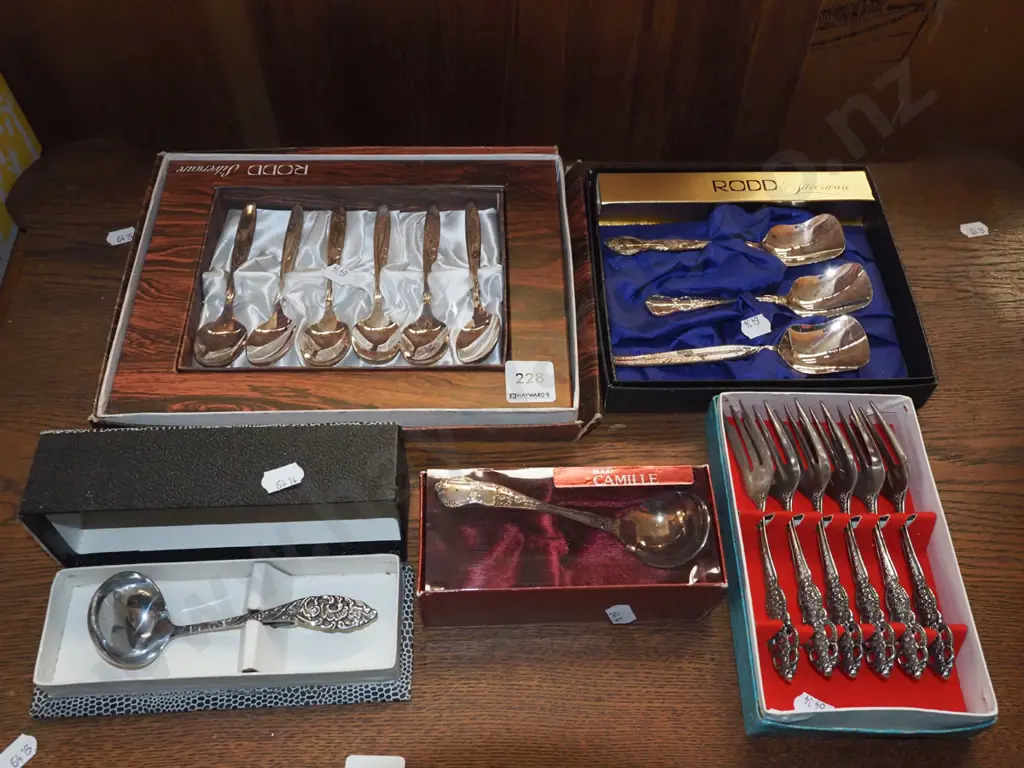 cased cutlery Image 1++