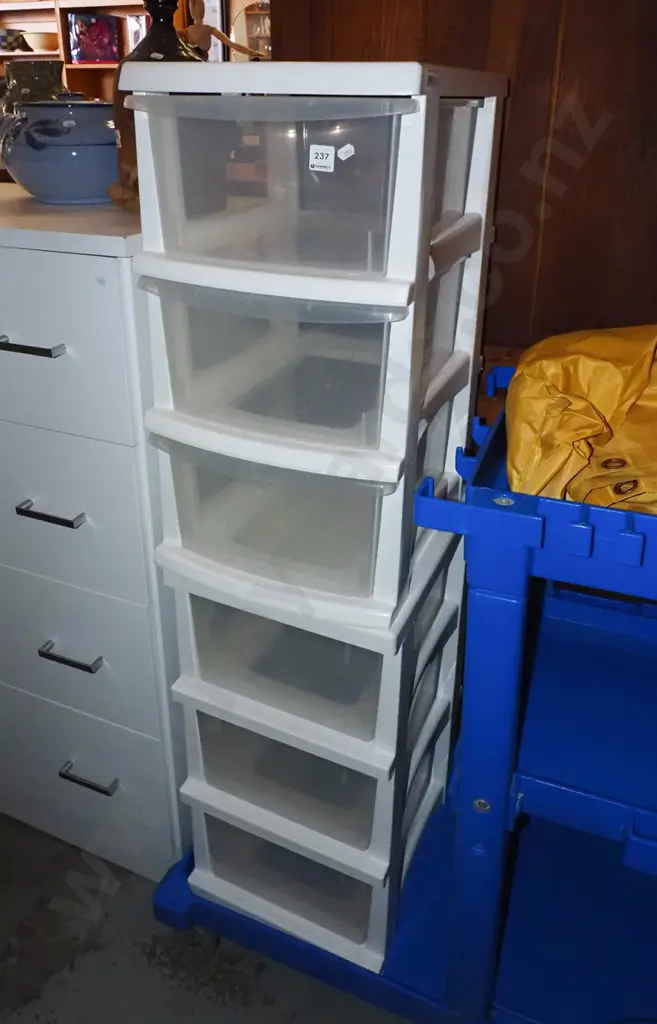 pair of Taurus 3 drawer plastic chests Image 1++