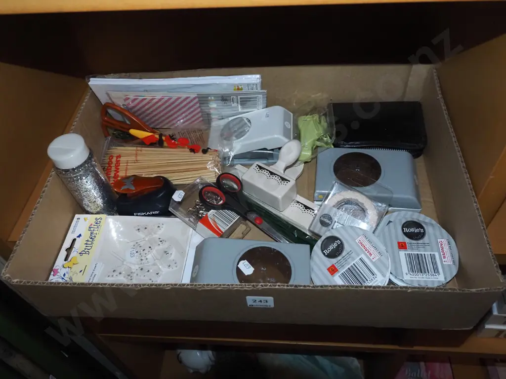 box; crafters die cutters, scissors etc Image 1++
