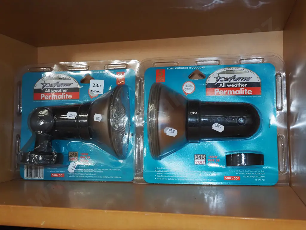 2x as new boxed outdoor lights Image 1++