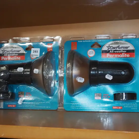 2x as new boxed outdoor lights