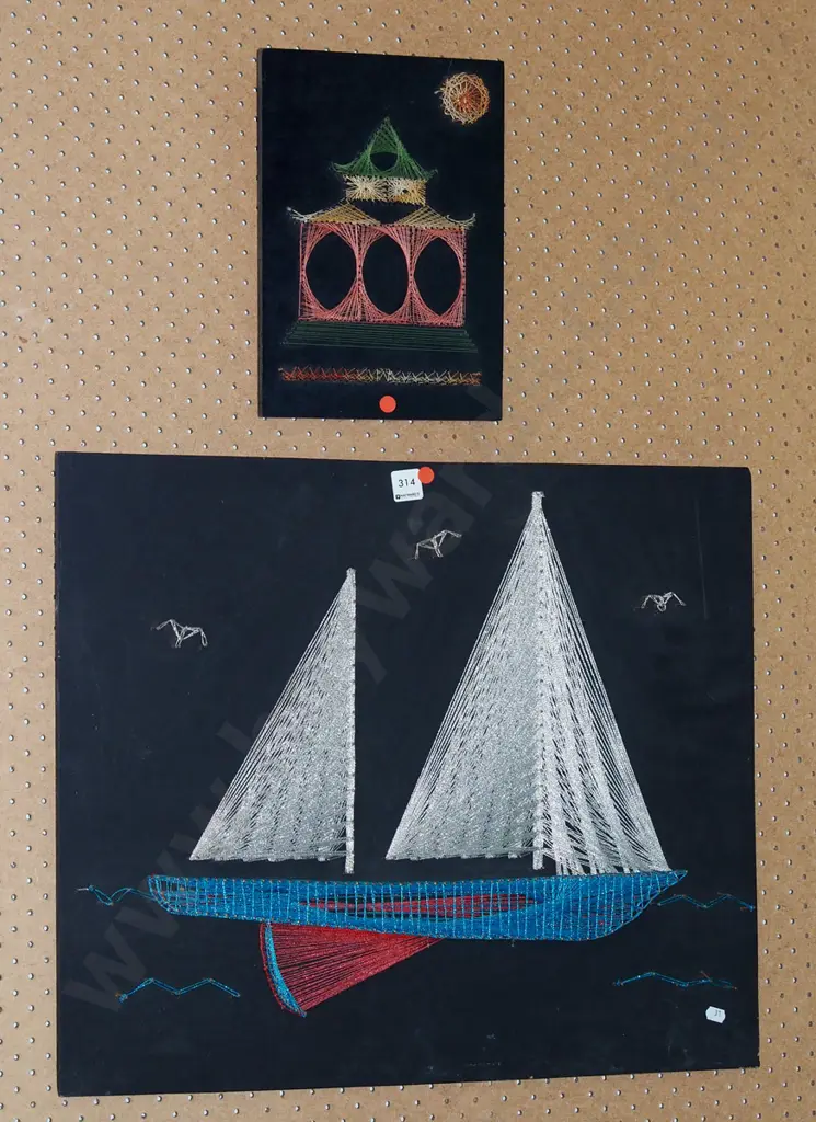 2x framed string pictures - red dots Image 1++