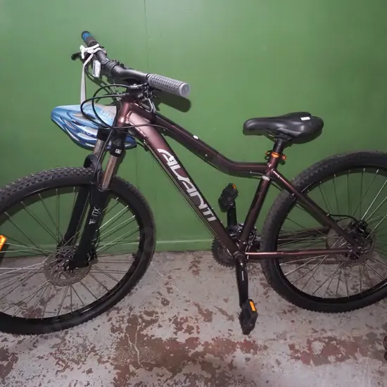 Avanti mountain bike with suspension forks - good condition, Giro helmet