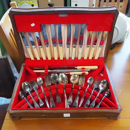 oak canteen of cutlery