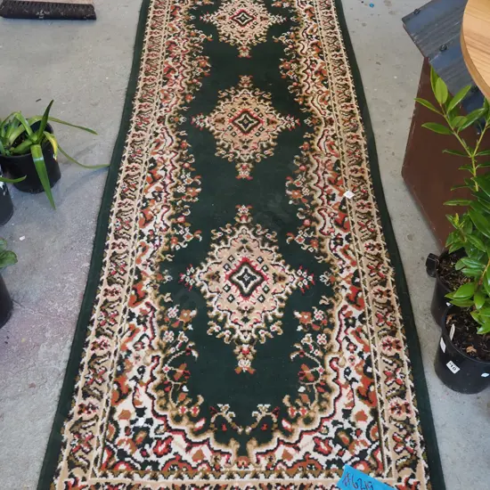 green and red acrylic floor runner L2510 W800