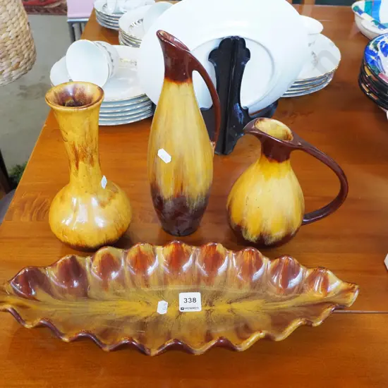 Blue Mountain vases, leaf dish Vase H290