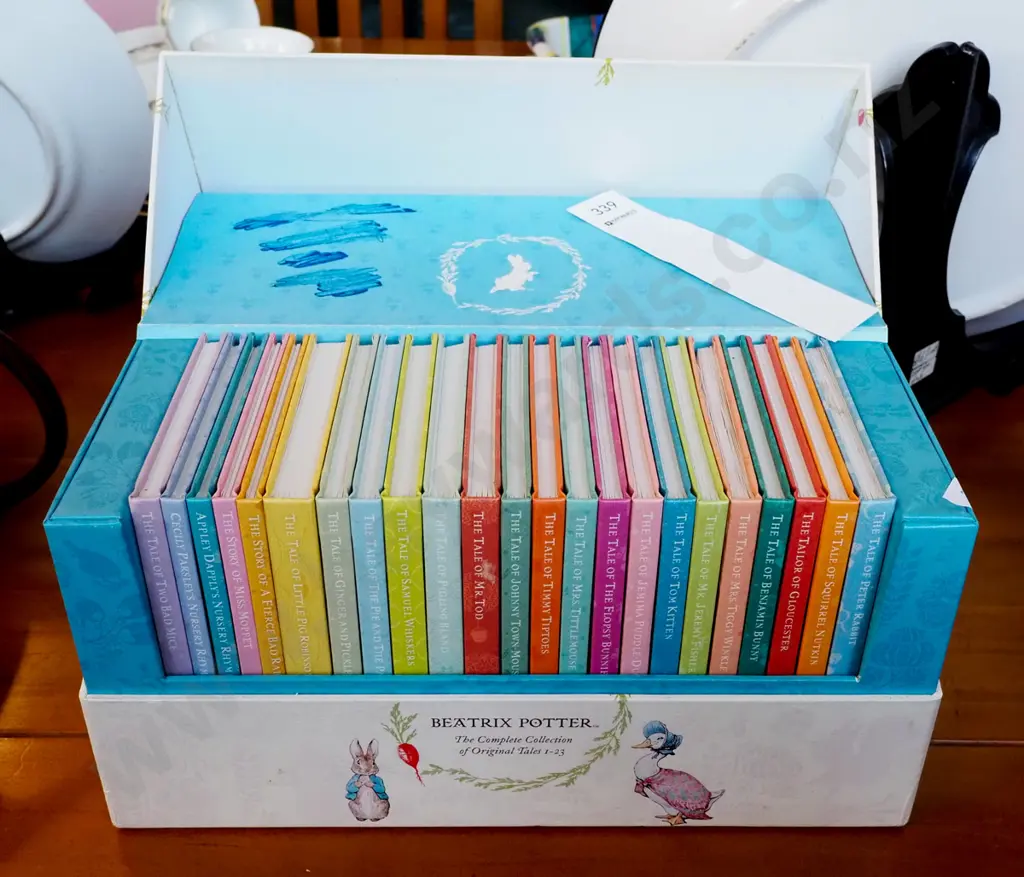 box; Beatrix Potter book set Image 1++