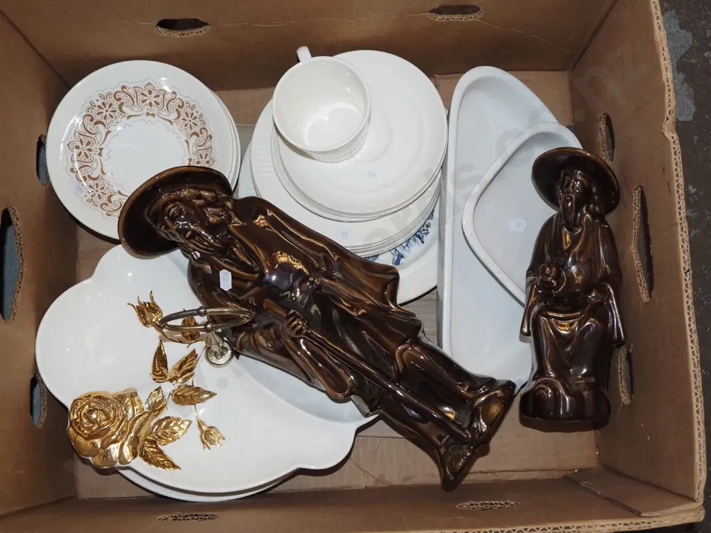 box; Crown Lynn cups, saucers, bowls, figurines etc Image 1++