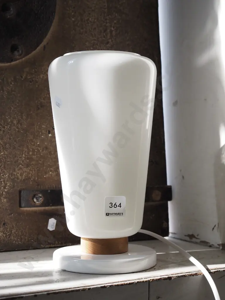 modern table lamp Image 1++