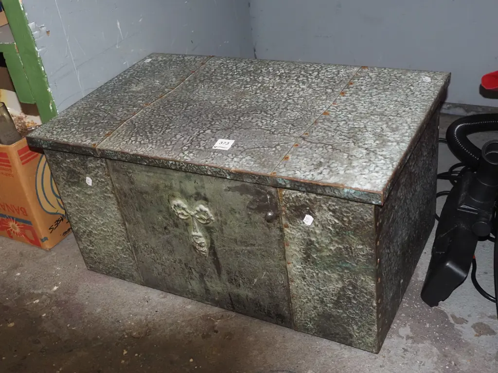 beaten brass wood box  Image 1++