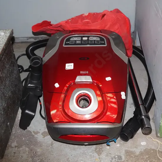 Zipp 2200W vacuum cleaner