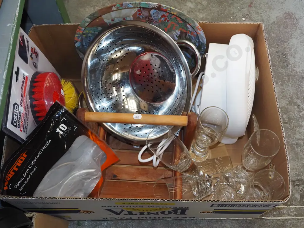 box; colander, cleaning brush set, basket, glass ware etc Image 1++