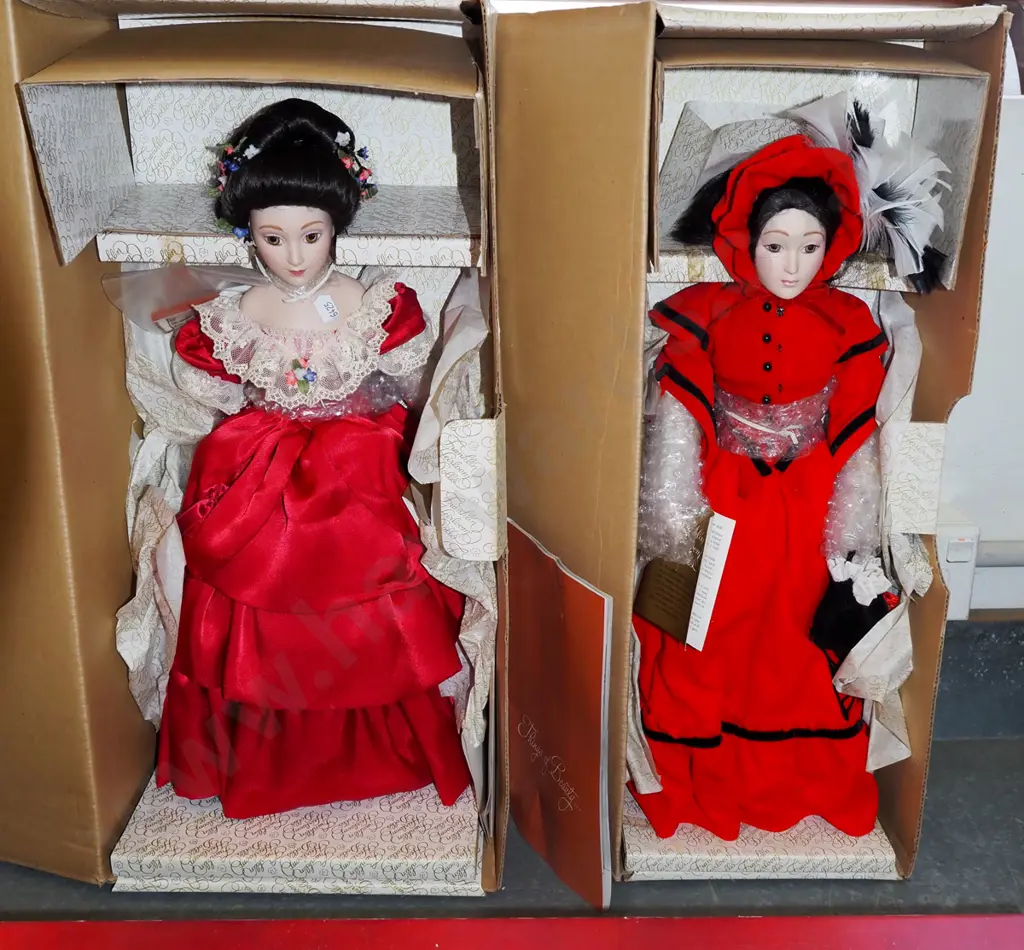 2x boxed Franklin Mint Heirloom porcelain dolls Image 1++