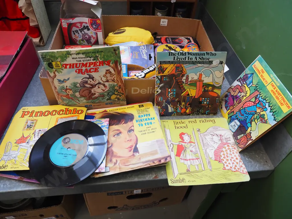 boxed children's 45s Image 1++
