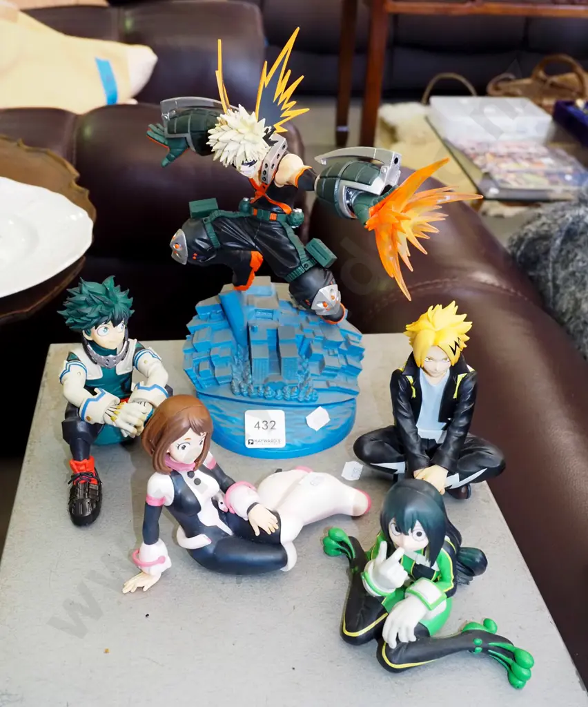 assorted anime figurines Tallest H240 Image 1++