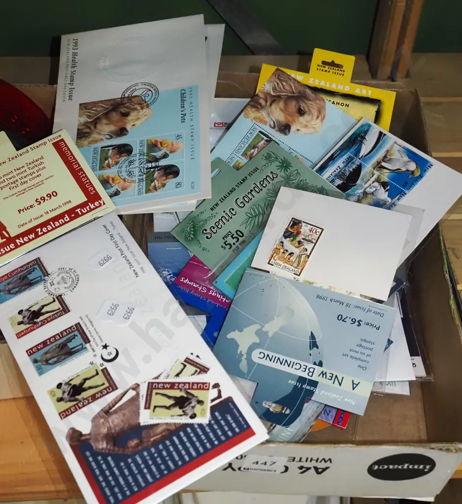 box; first day covers  Image 1++