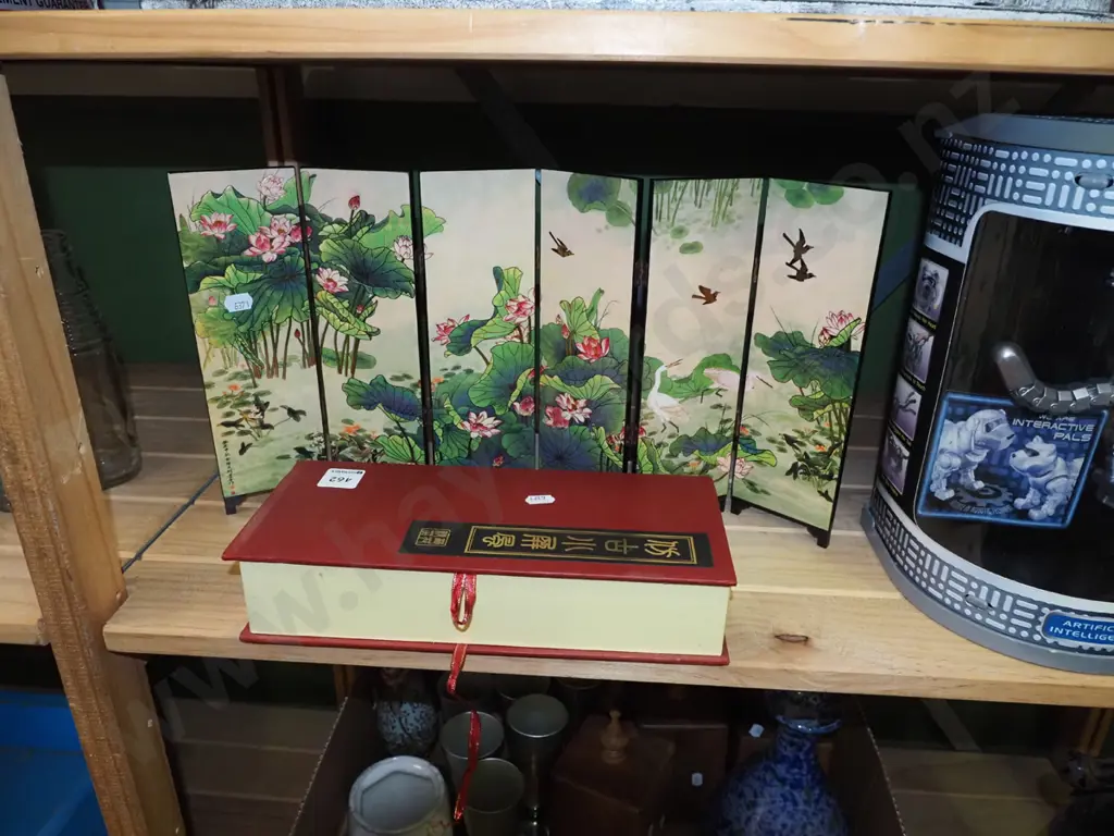 boxed presentation Asian 8 fold screen - small Image 1++