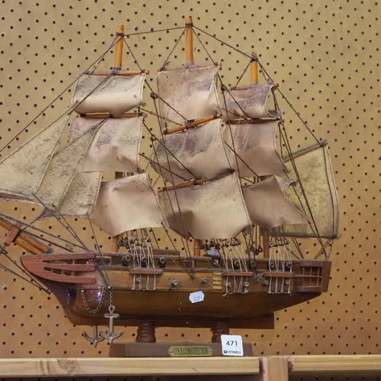 very dirty model ship - USS Constitution H400