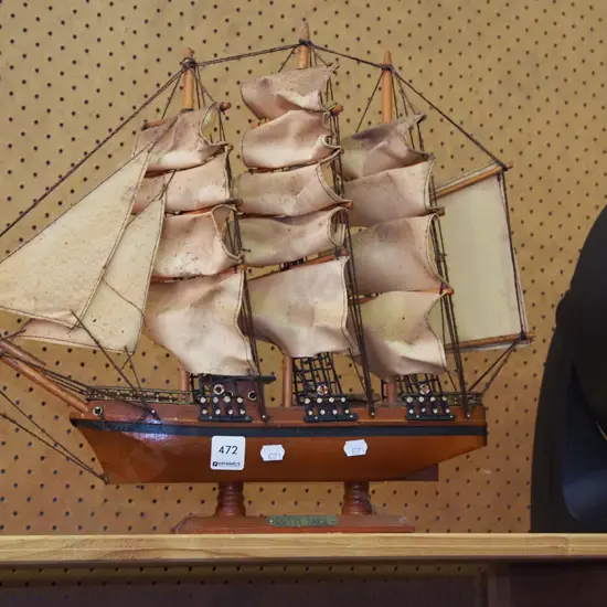 very dirty model ship - Cutty Sark H400