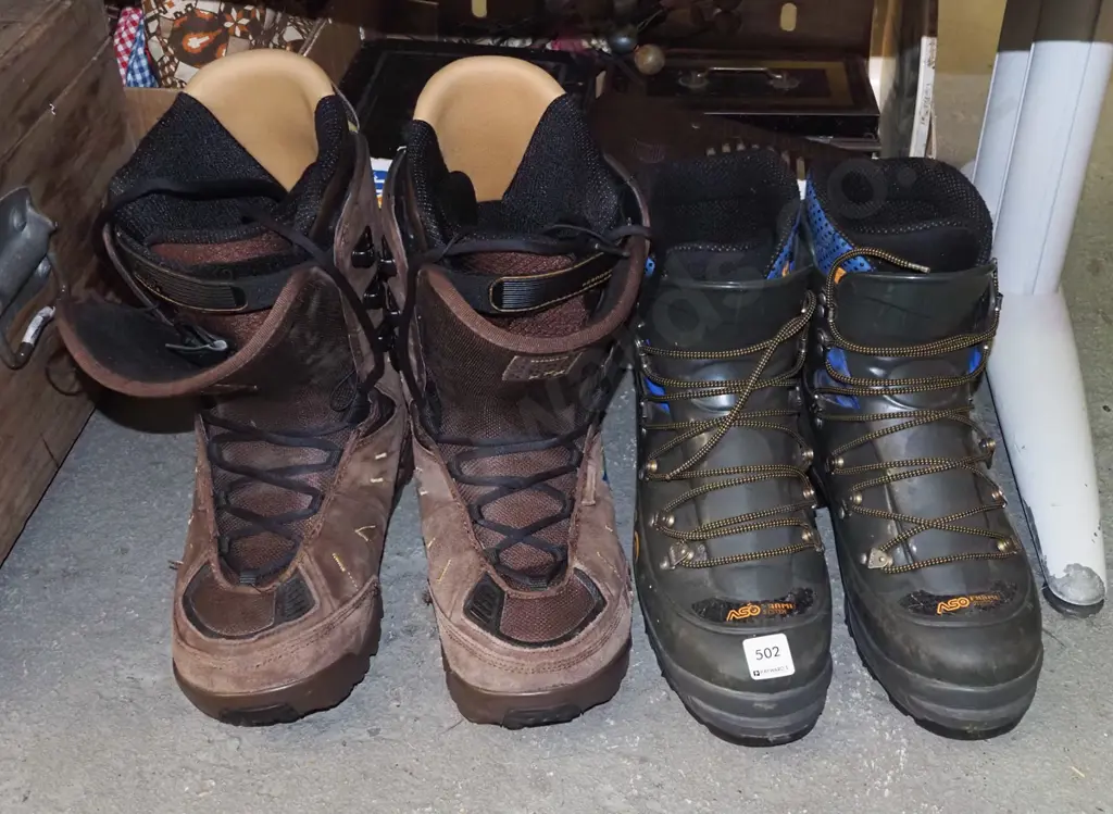 pair of Asolo mountaineering boots, pair of 10.5 snowboarding boots Image 1++