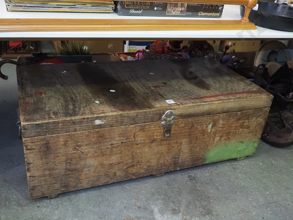 pine woodworker's chest Image 1++