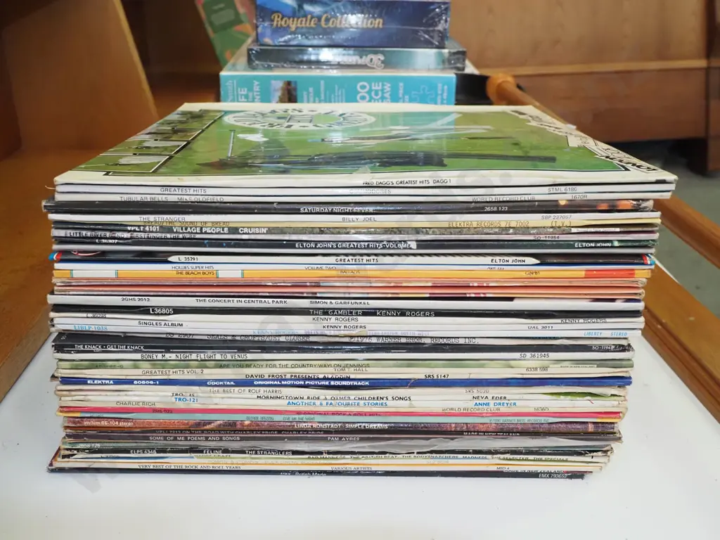 LPs; Commodores, Fred Dagg, Billy Joel etc Image 1++