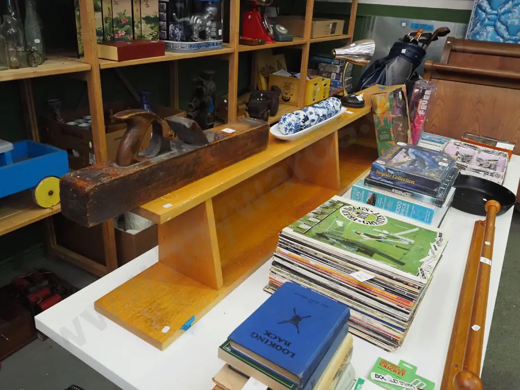 white oak horizontal shelf bookcase H260 W1810 D195 Image 1++