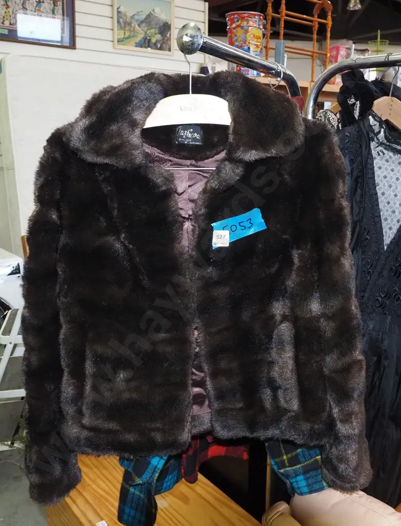 ladies fur coat Image 1++