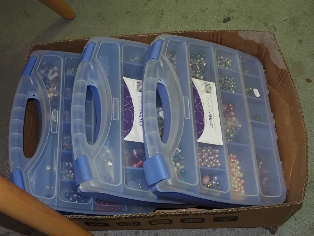 box; 3 plastic orgainsers of jewellery making  beads Image 1++