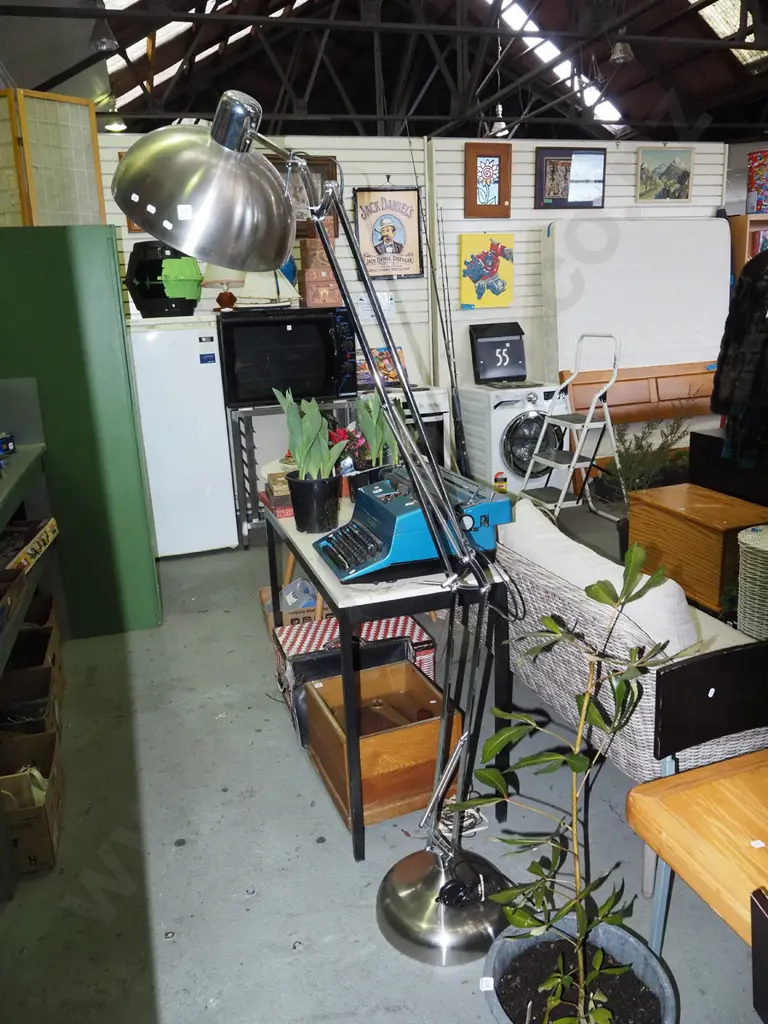 large anglepoise standard lamp Image 1++