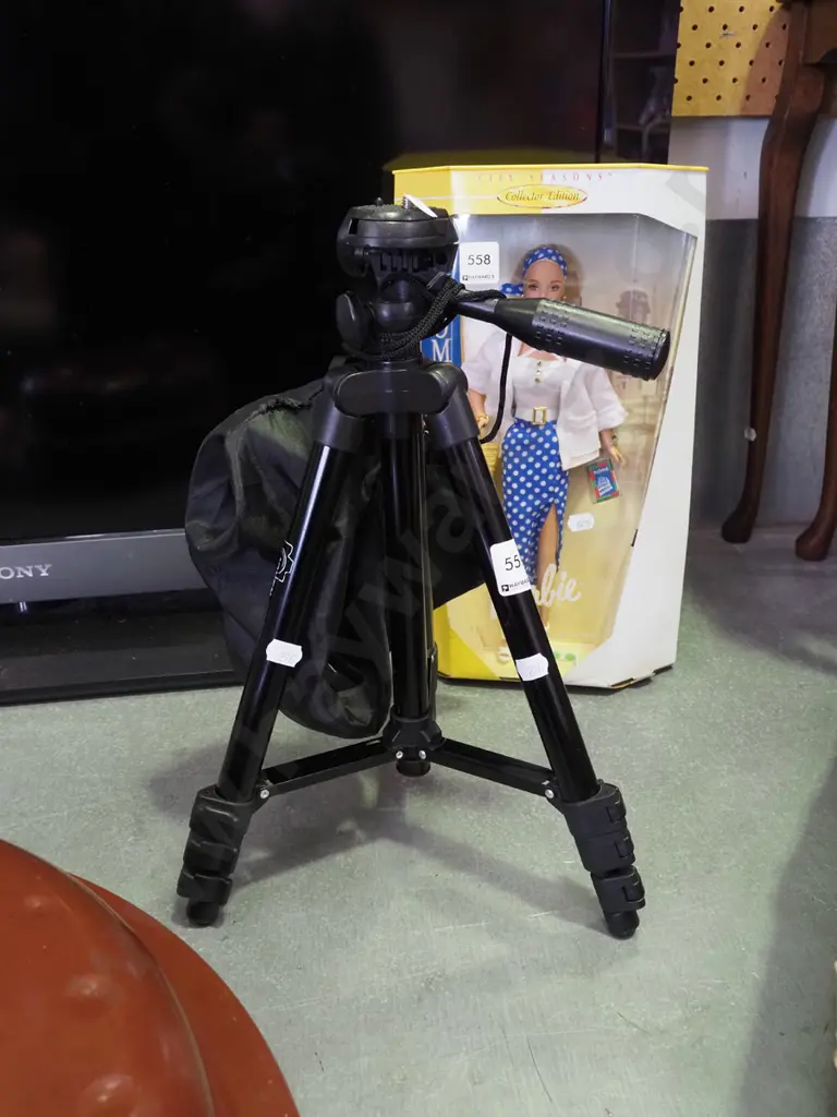 Joven compact camera tripod and bag Image 1++