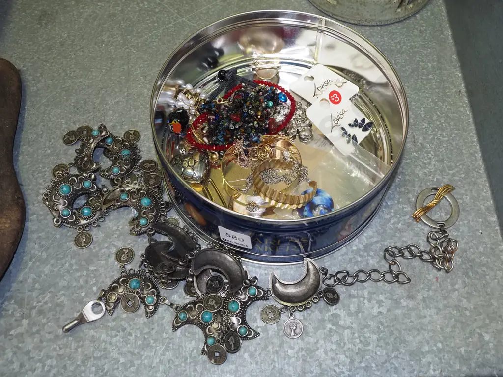 tin of costume jewellery Image 1++