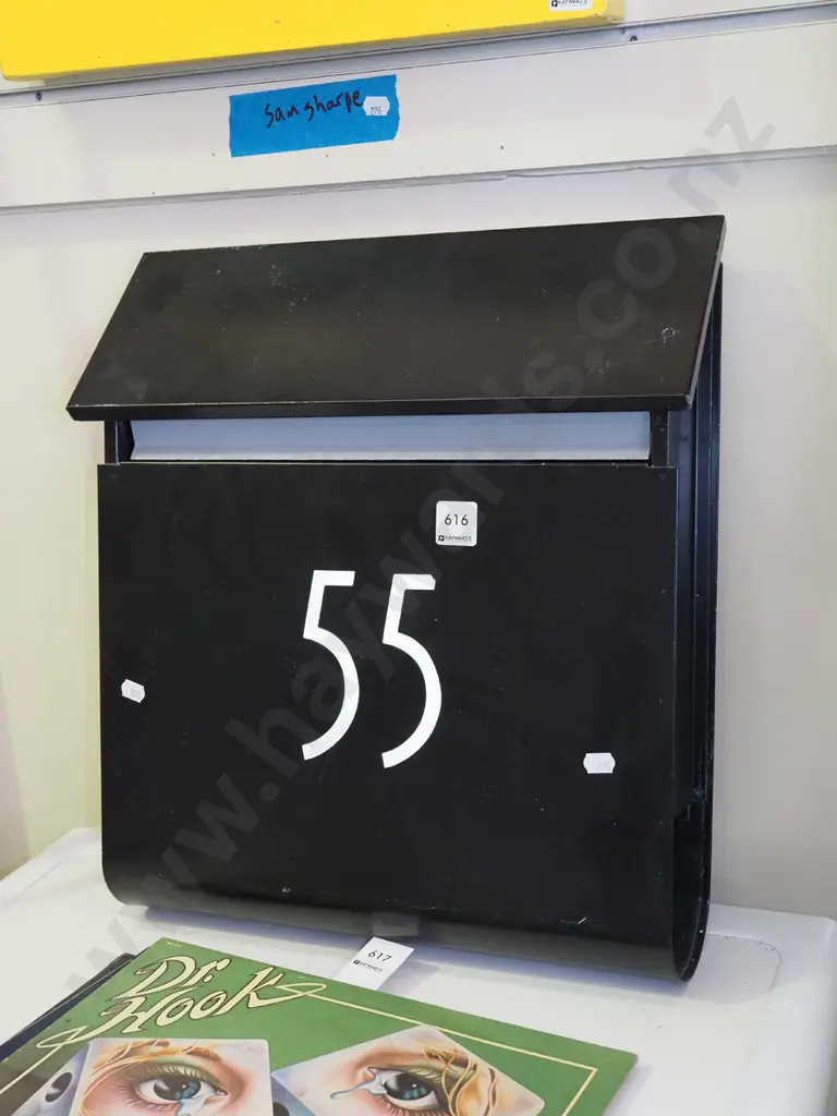 metal letterbox Image 1++