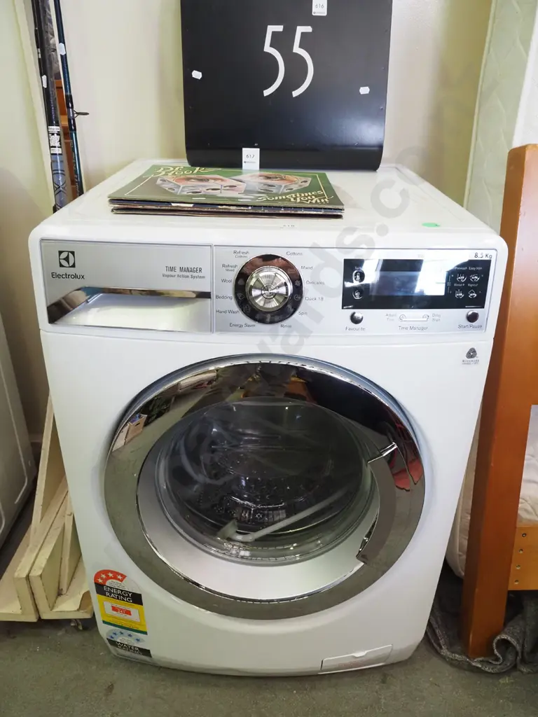 Electrolux 8.5kg front load washing machine Image 1++