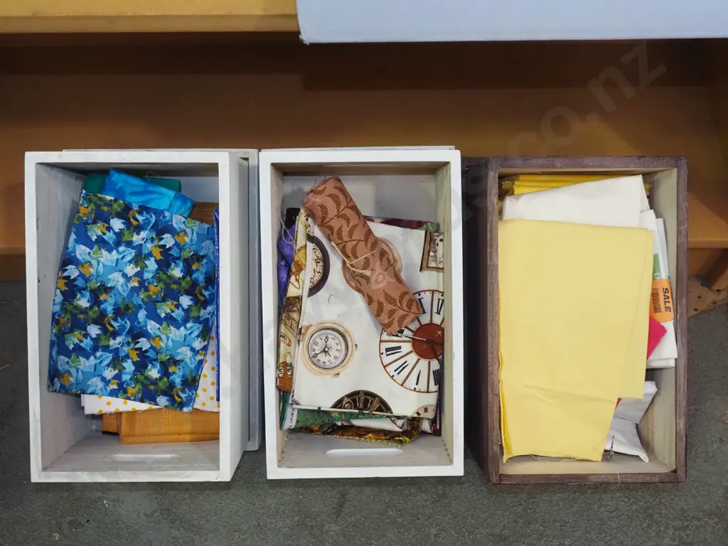 3x lidded wooden boxes with patchwork fabric pieces Image 1++