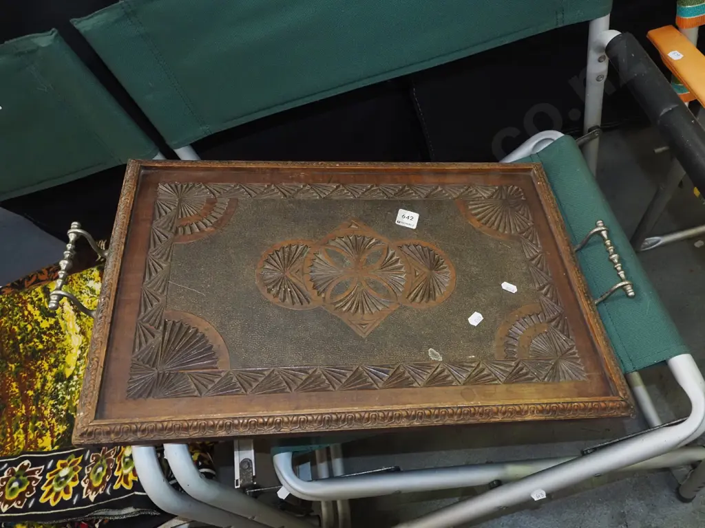 carved handled tray Image 1++
