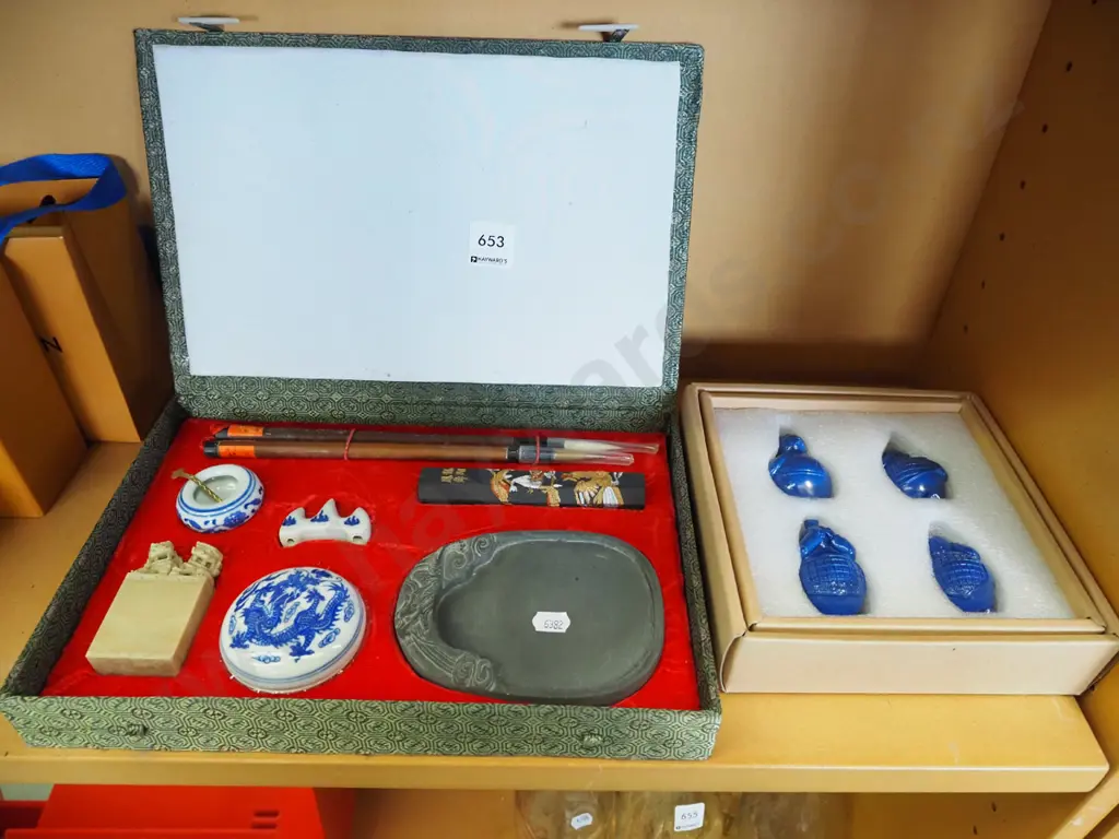 presentation calligraphy set, figurines Image 1++