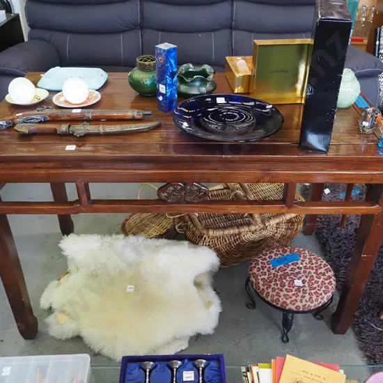 Asian hall table H800 W1250 D650