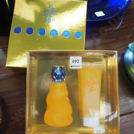 box; Nina Ricci perfume, toiletry set