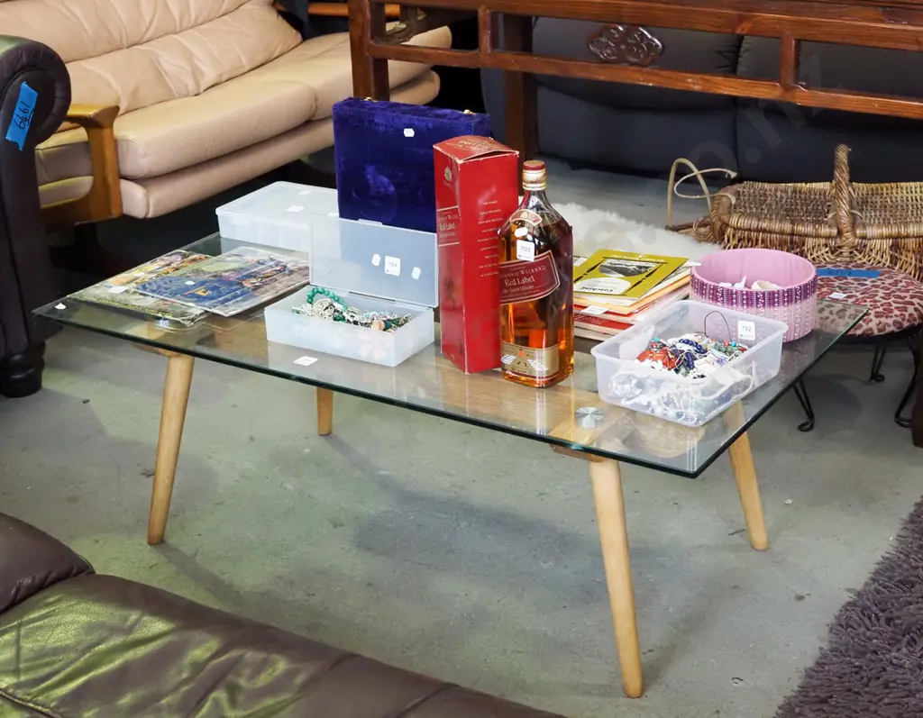 oak based and glass top coffee table H400 W1100 D600 Image 1++