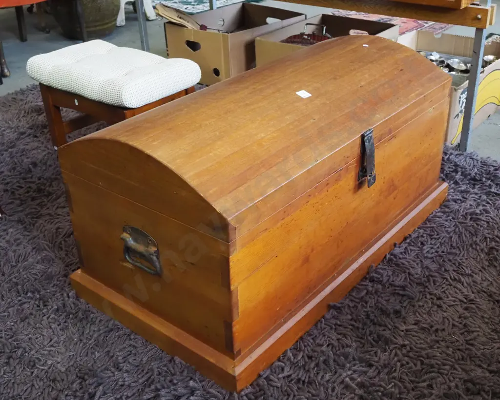 barrel top blanket box H440 W840 D460 Image 1++