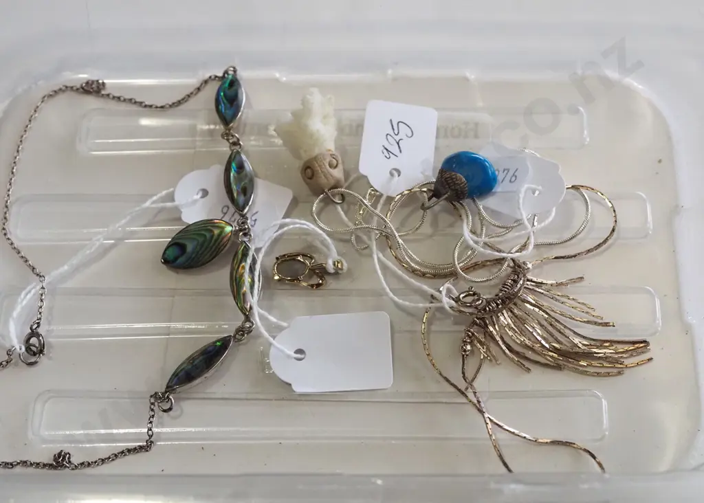 tray; necklaces, pendants Image 1++