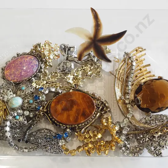 tray of costume jewellery