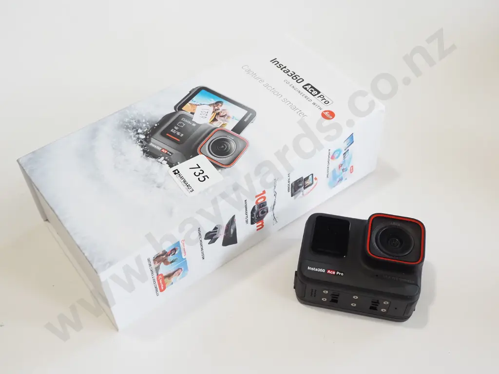 Insta 360 digital camera Image 1++