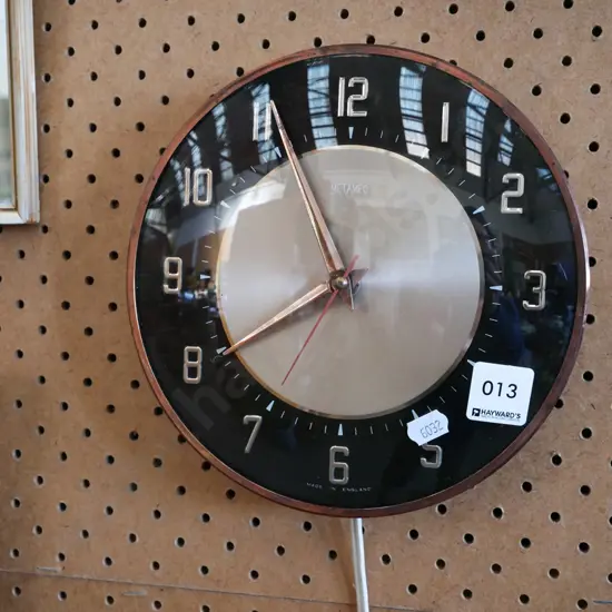 Metamec corded wall clock