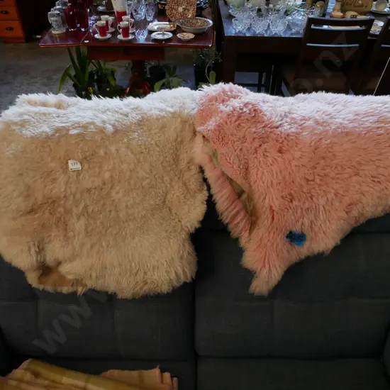 2x sheepskins