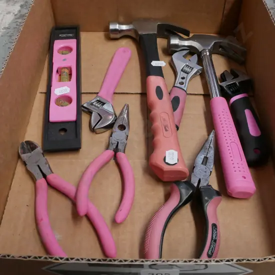 hand tools; hammers, pliers, crescents etc