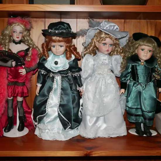 4x porcelain display dolls